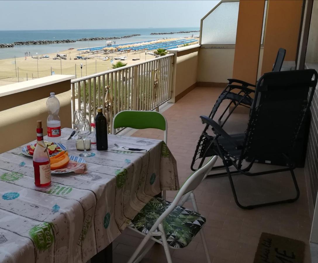 Appartamento Alba Rosa Francavilla Al Mare Bagian luar foto